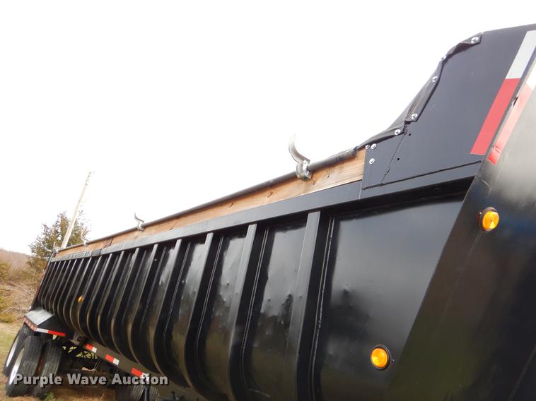 image for item EZ9821 2001 Fruehauf end dump trailer