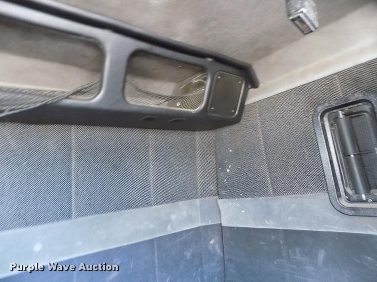 image for item FH9027 1996 Volvo WIA semi truck