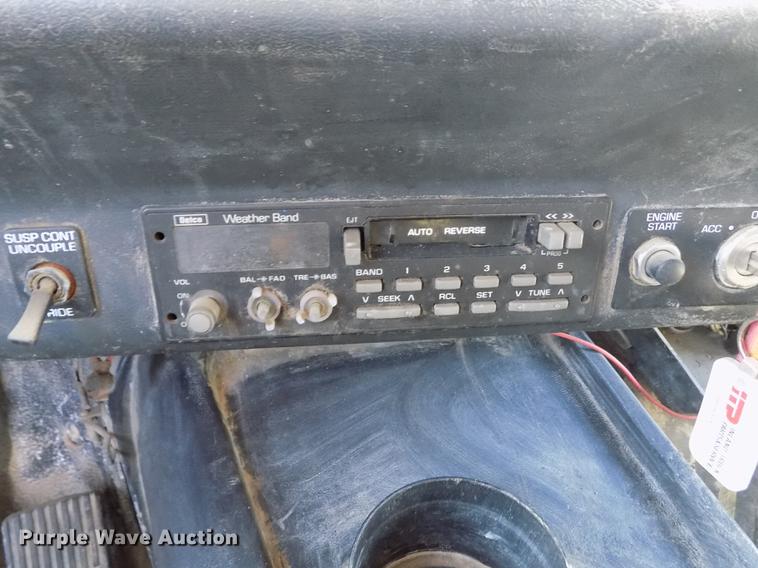 image for item FH9027 1996 Volvo WIA semi truck