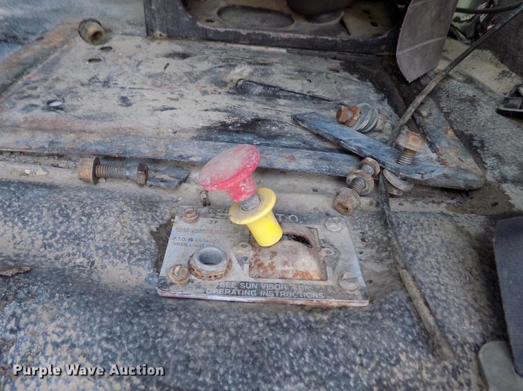 image for item FH9027 1996 Volvo WIA semi truck