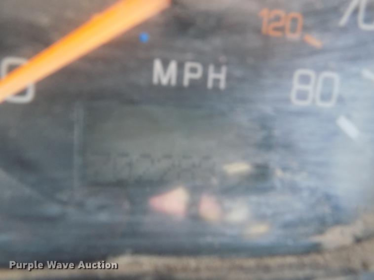 image for item FH9027 1996 Volvo WIA semi truck