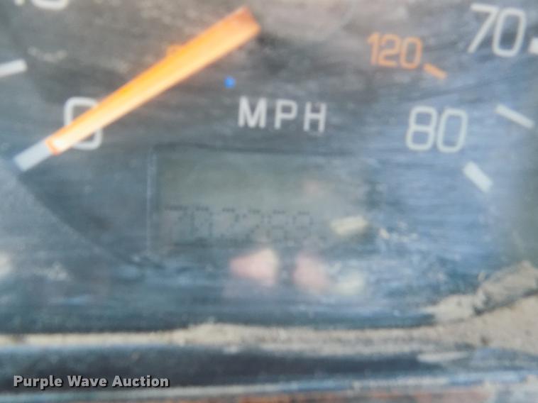 image for item FH9027 1996 Volvo WIA semi truck