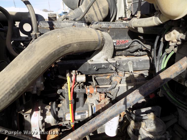 image for item FH9027 1996 Volvo WIA semi truck