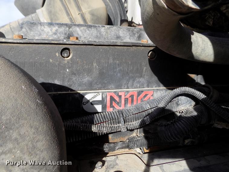 image for item FH9027 1996 Volvo WIA semi truck