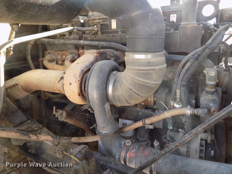 image for item FH9027 1996 Volvo WIA semi truck