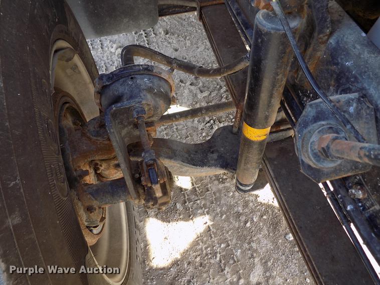 image for item FH9027 1996 Volvo WIA semi truck