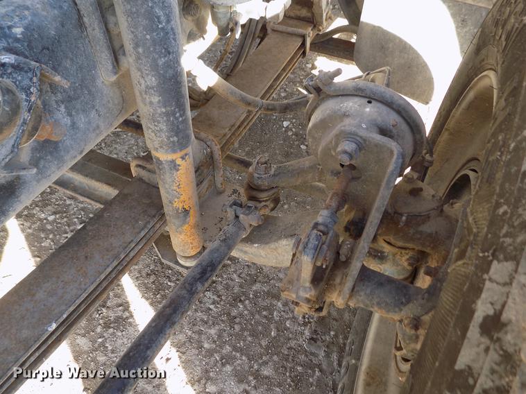 image for item FH9027 1996 Volvo WIA semi truck