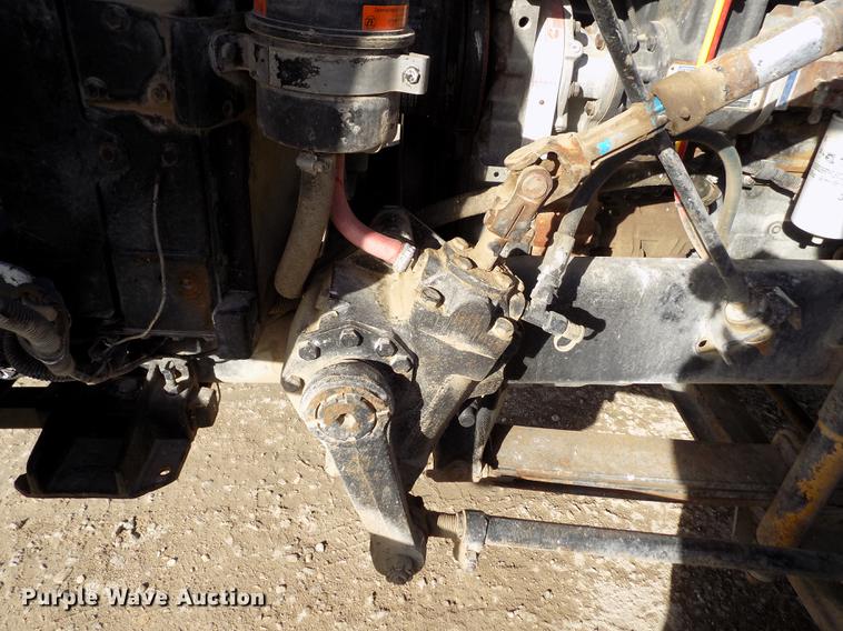 image for item FH9027 1996 Volvo WIA semi truck