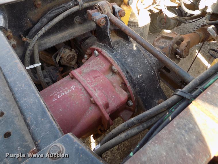 image for item FH9027 1996 Volvo WIA semi truck