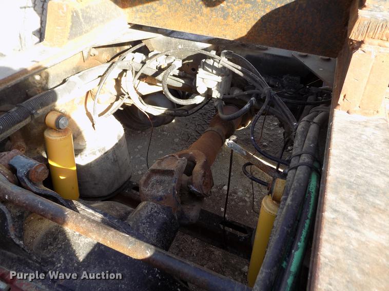 image for item FH9027 1996 Volvo WIA semi truck