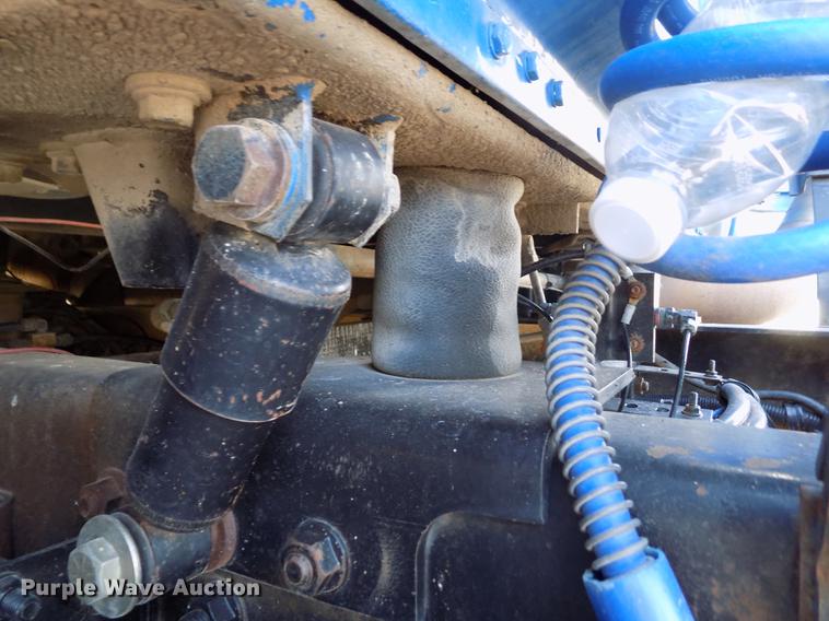 image for item FH9027 1996 Volvo WIA semi truck