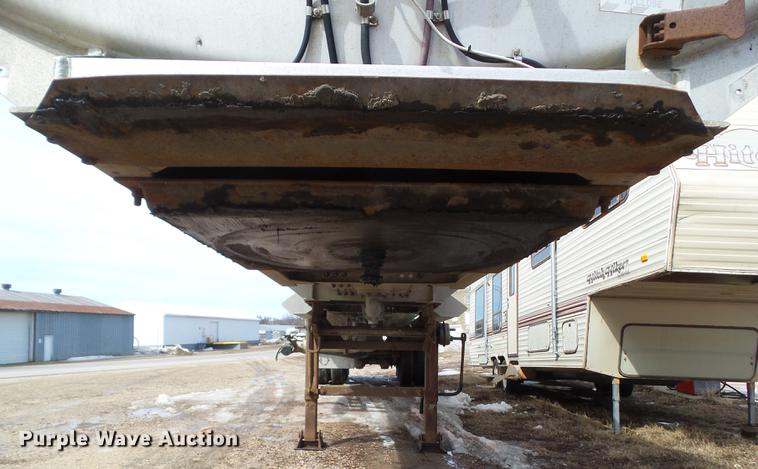image for item L5737 1983 Polar tank trailer