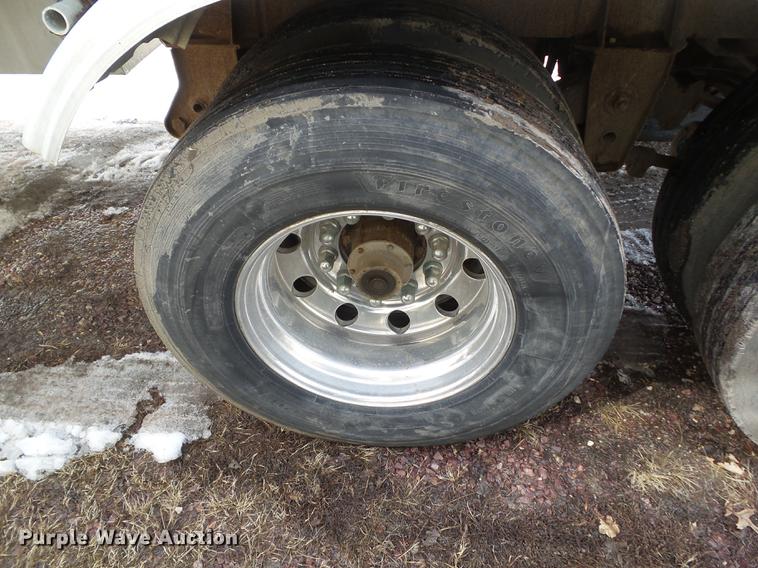 image for item L5737 1983 Polar tank trailer