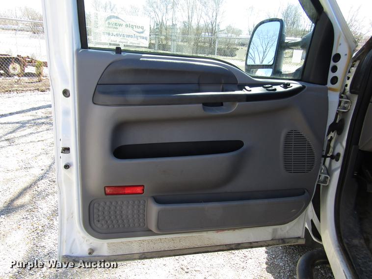 image for item DB6765 1999 Ford F450 Super Duty flatbed truck