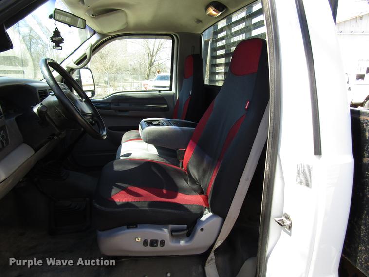 image for item DB6765 1999 Ford F450 Super Duty flatbed truck