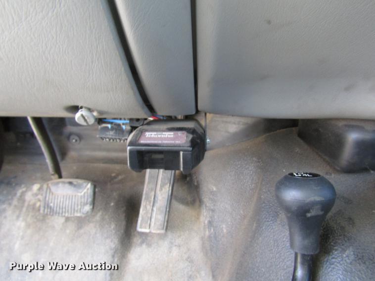 image for item DB6765 1999 Ford F450 Super Duty flatbed truck