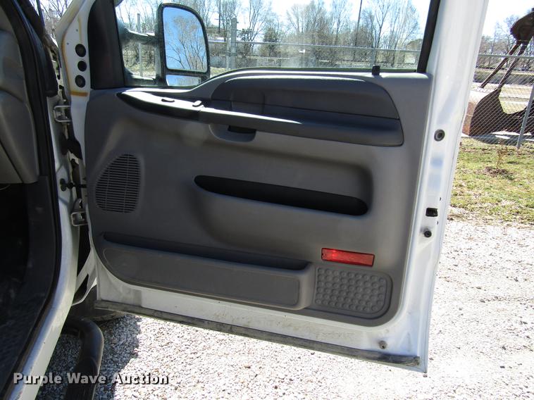 image for item DB6765 1999 Ford F450 Super Duty flatbed truck