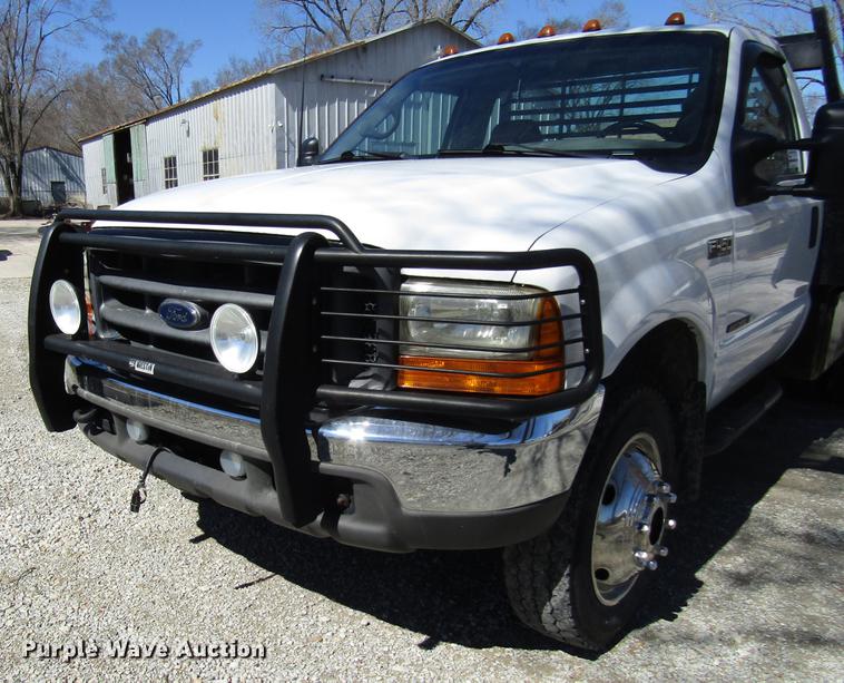 image for item DB6765 1999 Ford F450 Super Duty flatbed truck