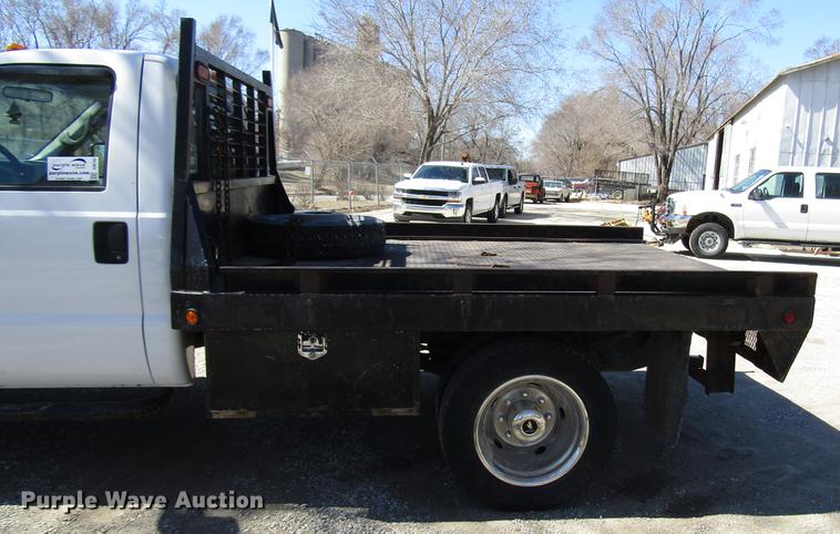 image for item DB6765 1999 Ford F450 Super Duty flatbed truck