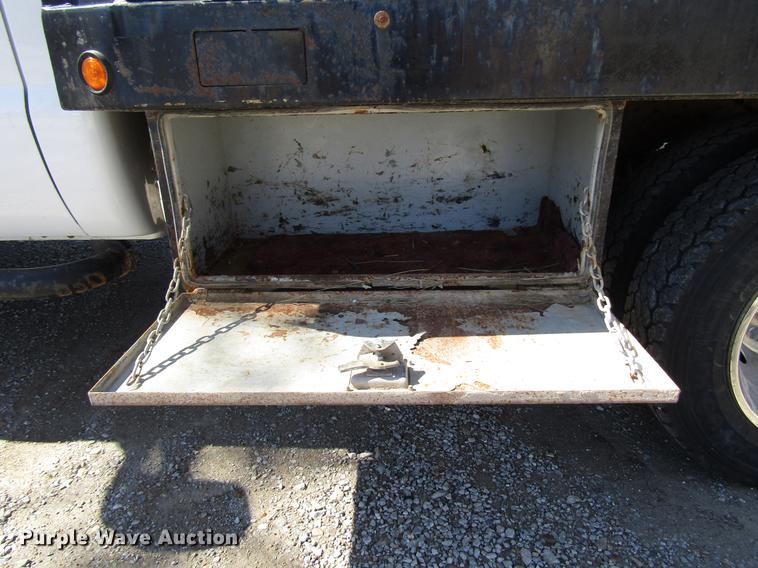 image for item DB6765 1999 Ford F450 Super Duty flatbed truck