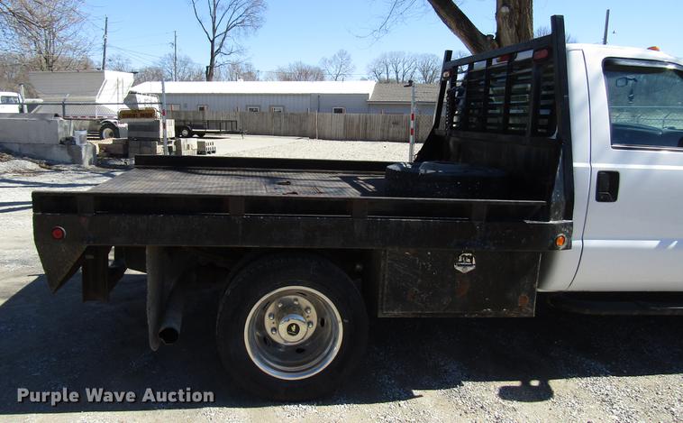 image for item DB6765 1999 Ford F450 Super Duty flatbed truck