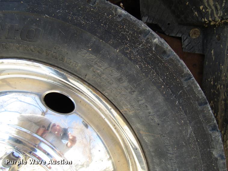 image for item DB6765 1999 Ford F450 Super Duty flatbed truck