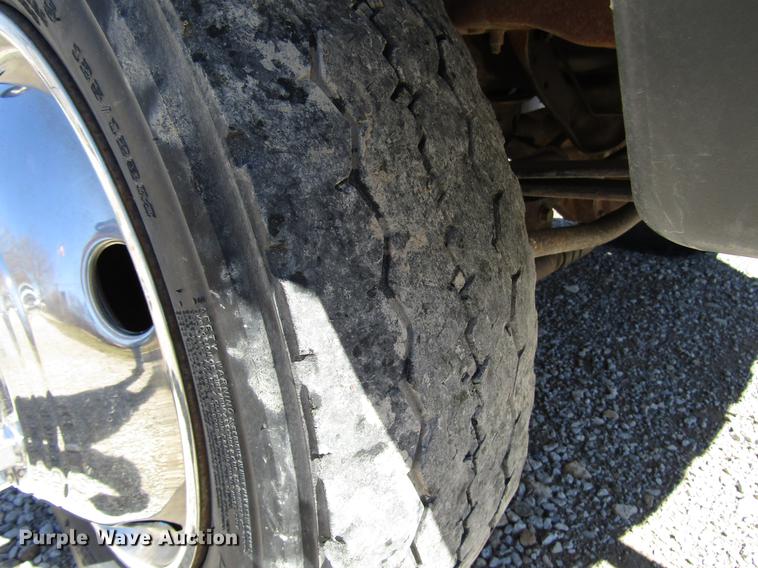 image for item DB6765 1999 Ford F450 Super Duty flatbed truck