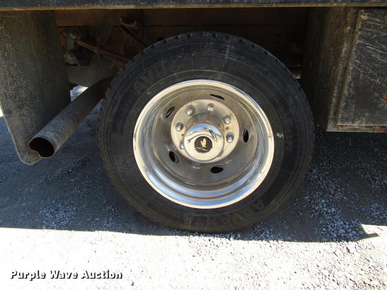 image for item DB6765 1999 Ford F450 Super Duty flatbed truck