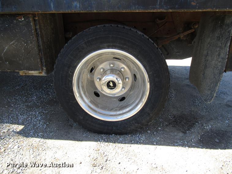 image for item DB6765 1999 Ford F450 Super Duty flatbed truck