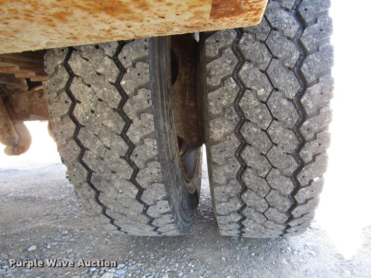 image for item DB6765 1999 Ford F450 Super Duty flatbed truck