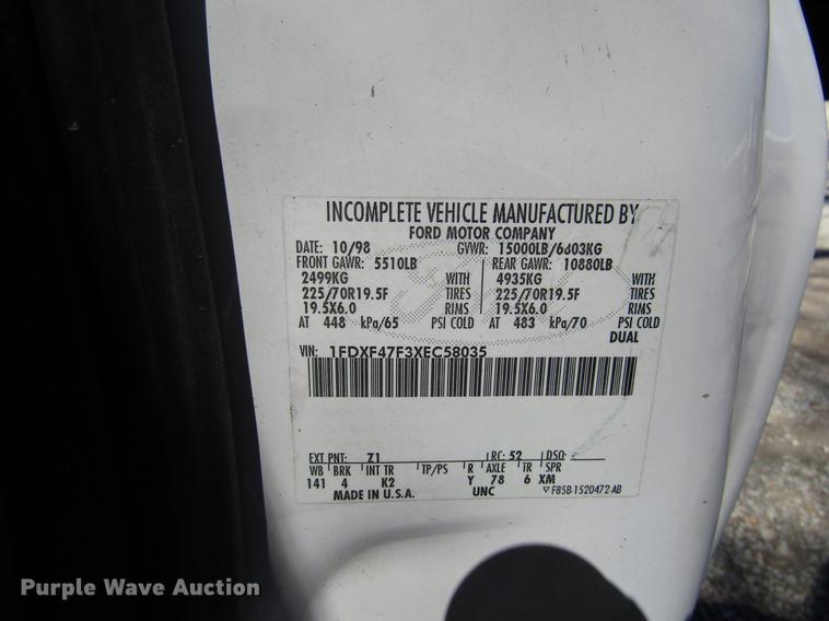 image for item DB6765 1999 Ford F450 Super Duty flatbed truck