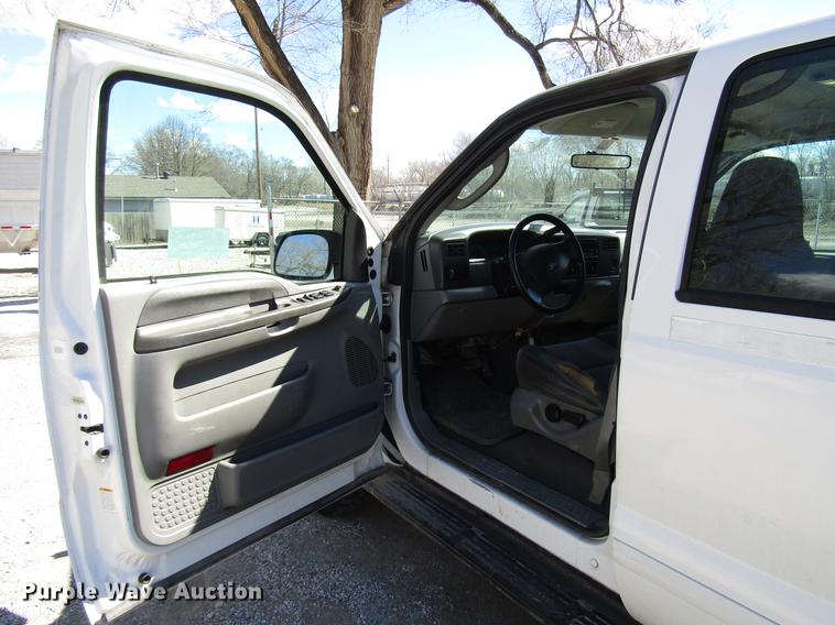 image for item DB6767 2003 Ford F250 Super Duty Crew Cab pickup truck