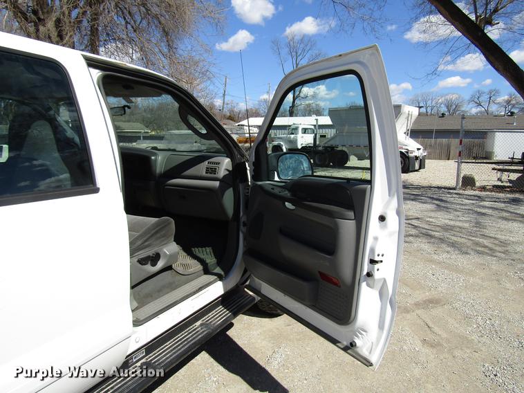 image for item DB6767 2003 Ford F250 Super Duty Crew Cab pickup truck