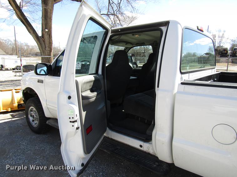 image for item DB6767 2003 Ford F250 Super Duty Crew Cab pickup truck