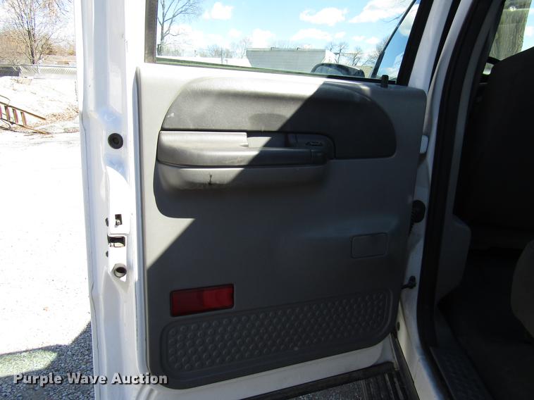 image for item DB6767 2003 Ford F250 Super Duty Crew Cab pickup truck