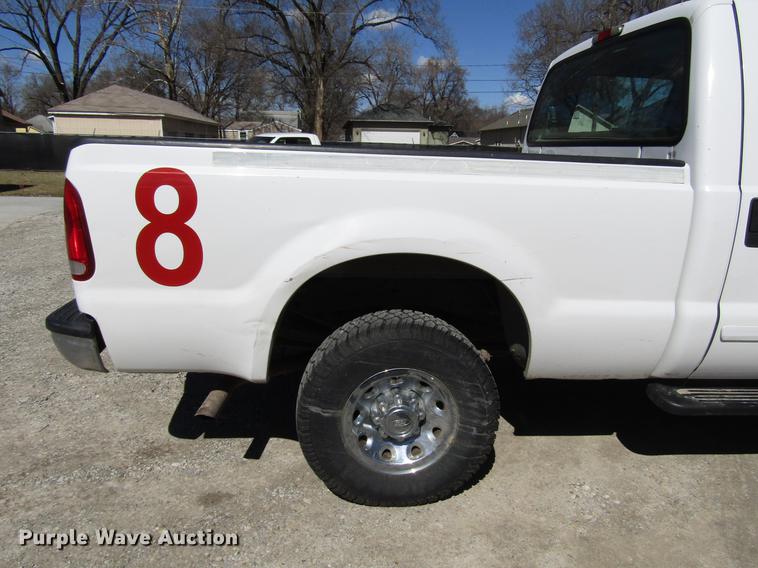 image for item DB6767 2003 Ford F250 Super Duty Crew Cab pickup truck