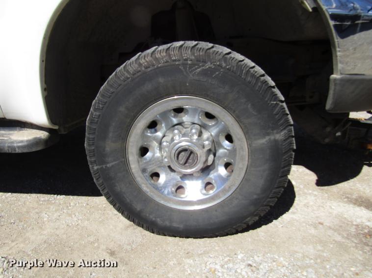 image for item DB6767 2003 Ford F250 Super Duty Crew Cab pickup truck