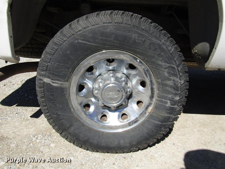 image for item DB6767 2003 Ford F250 Super Duty Crew Cab pickup truck