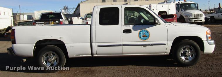 image for item DB6890 2004 GMC Sierra 1500 Ext. Cab pickup truck
