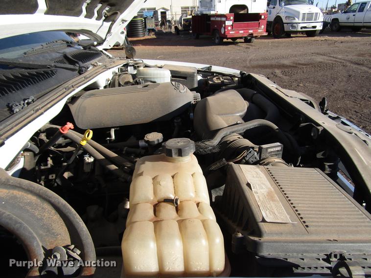 image for item DB6890 2004 GMC Sierra 1500 Ext. Cab pickup truck