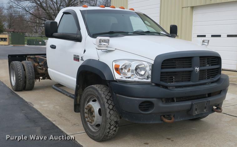 image for item DB8835 2010 Dodge Ram 5500HD pickup truck cab and chassis