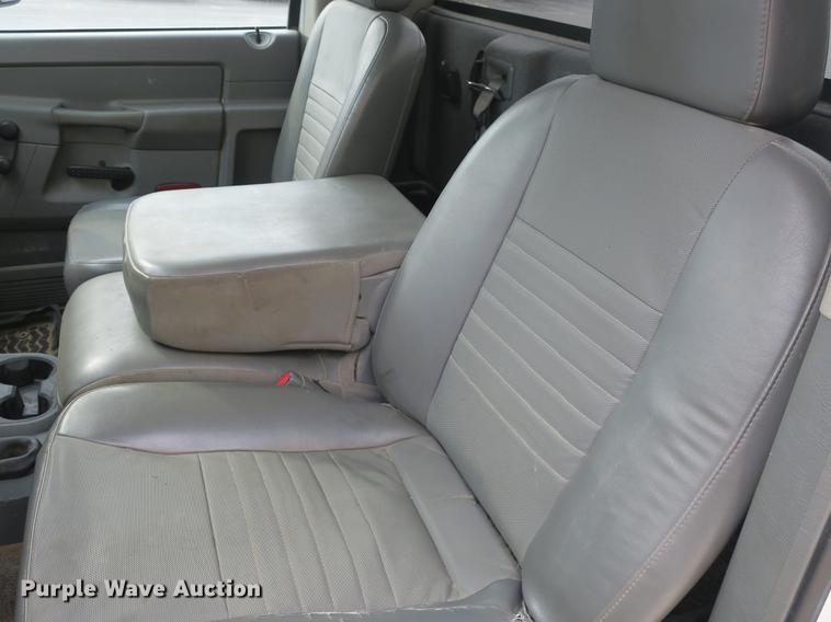 image for item DB8835 2010 Dodge Ram 5500HD pickup truck cab and chassis