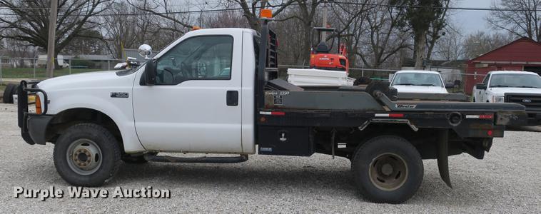 image for item DB8837 1999 Ford F350 Super Duty flatbed pickup truck