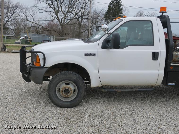 image for item DB8837 1999 Ford F350 Super Duty flatbed pickup truck