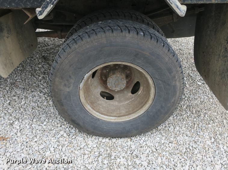 image for item DB8837 1999 Ford F350 Super Duty flatbed pickup truck