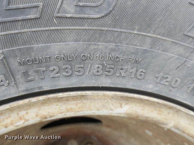 image for item DB8837 1999 Ford F350 Super Duty flatbed pickup truck