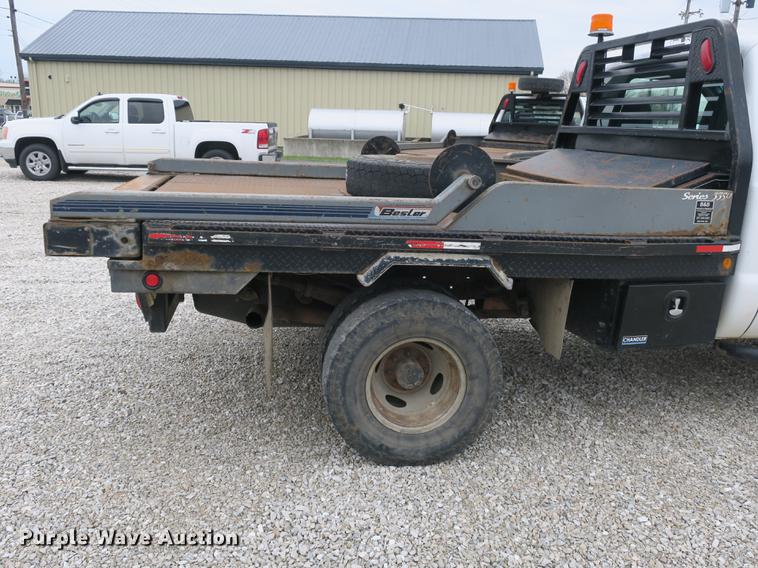 image for item DB8837 1999 Ford F350 Super Duty flatbed pickup truck