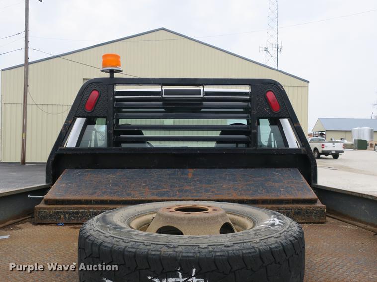 image for item DB8837 1999 Ford F350 Super Duty flatbed pickup truck