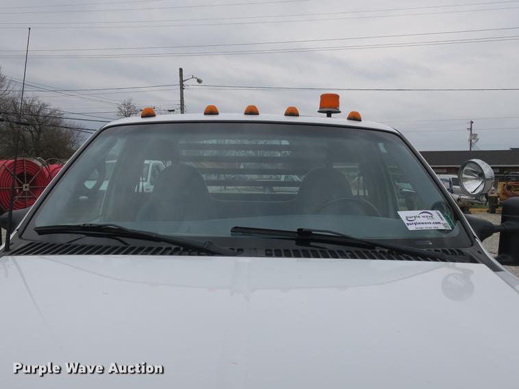 image for item DB8837 1999 Ford F350 Super Duty flatbed pickup truck