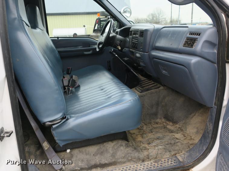 image for item DB8837 1999 Ford F350 Super Duty flatbed pickup truck